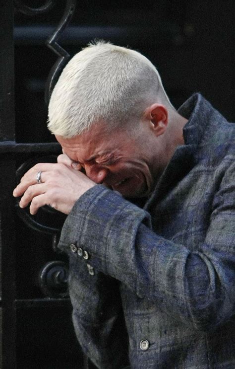 alexander mcqueen designer death